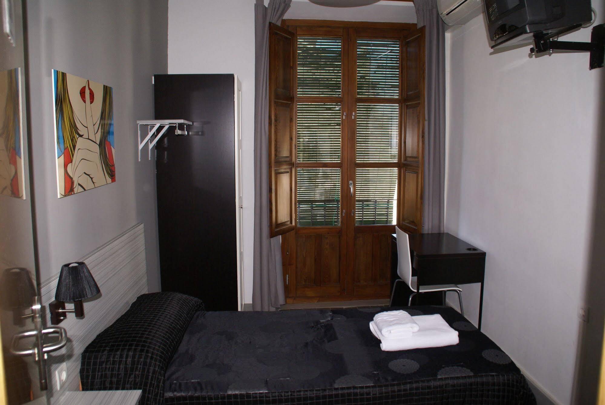 Oyo Fonda Sanchez Hotel Granada Exterior foto